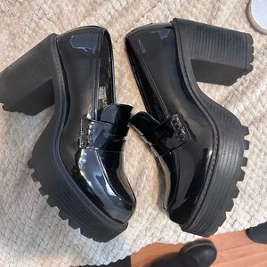 Sexy 10 super cute just more for a wide 10 too big on me